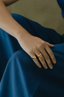 Dipua Anel Cora: Beleza Natural e Estilo em
