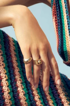 Dipua Anel Majo em - Design Intrigante com uma Presença Forte