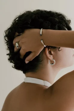 Dipua Anel Pérola Negra Banhado a - Autenticidade Atemporal e Charme Sutil