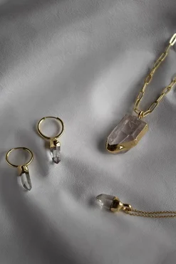 Dipua Argola Kriso em Ouro - Beleza com um Toque Contemporâneo
