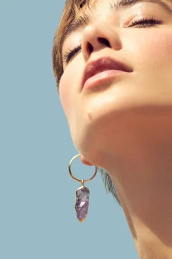Dipua Argola Slim Banhada a Ouro - Simplicidade com um Toque de Charme