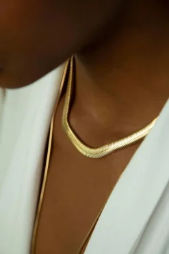 Dipua Argola Twist Prateada: linda para diferentes estilos