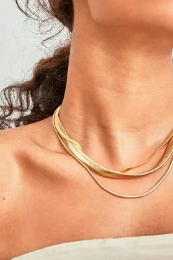 Dipua Argola Twist Prateada: linda para diferentes estilos