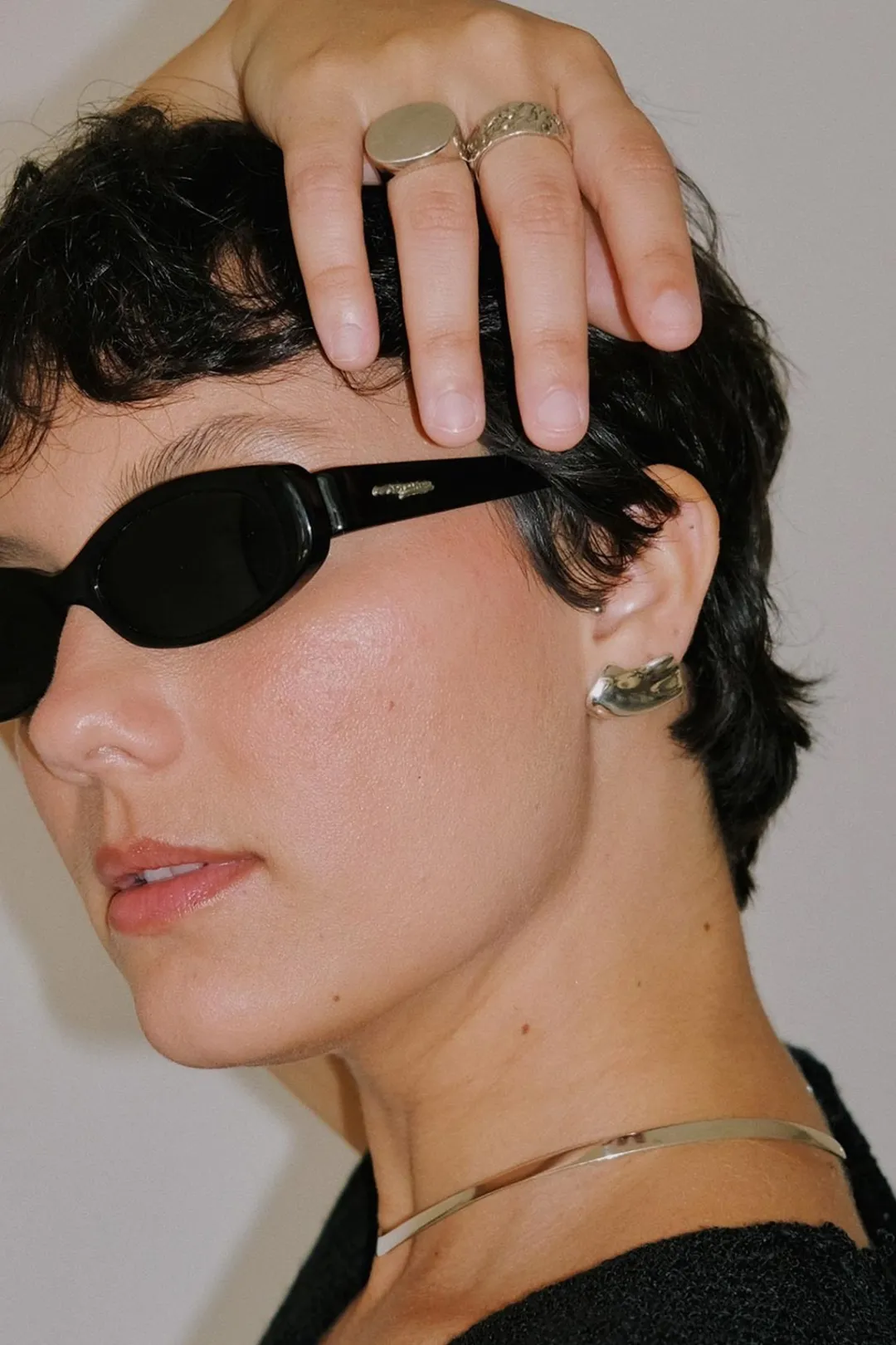 Dipua Brinco Bertha Banhado a - Beleza Contemporânea e Presença Marcante