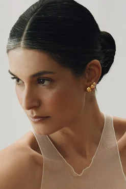 Dipua Brinco Camelo Banhado a Ouro - Charme e Estilo em Cada Detalhe