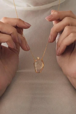 Dipua Colar Cristal e Zircônia Banhado a Ouro - Brilho Encantador