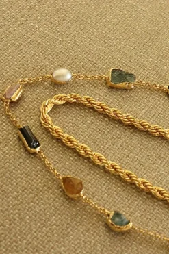 Dipua Colar Ester Banhado a Ouro - Delicadeza e Graciosidade em Cada Curva