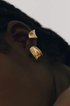 Dipua Ear Cuff Paris Banhado a - Modernidade e Estilo em Uma Peça Única