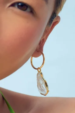 Dipua Pingente Ava em Ouro - Delicadeza com um Toque Moderno