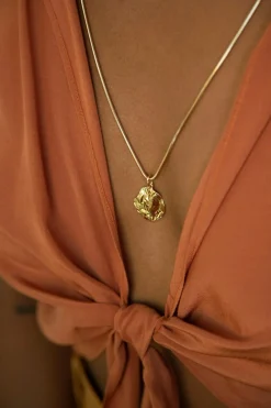 Dipua Pingente Cila em - Um Toque de Modernidade com uma Pitada de Romance