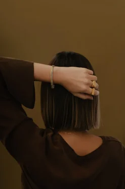 Dipua Pulseira Edi em Prata - Design Contemporâneo com um Toque Charmoso