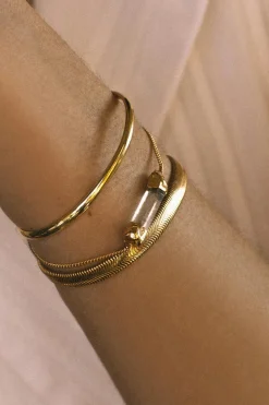 Dipua Pulseira Laria: Beleza Prateada em Foco