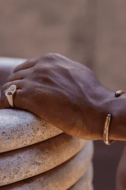 Dipua Pulseira Pérola Negra em - Beleza Atemporal com um Toque Moderno