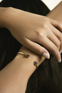 Dipua Pulseira Vesúvio Banhado a - Presença Imponente e Estilo Único