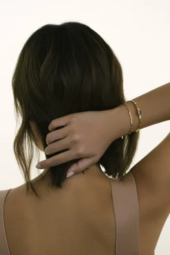 Dipua Pulseira Zeni: Acessório Dourado que Encanta